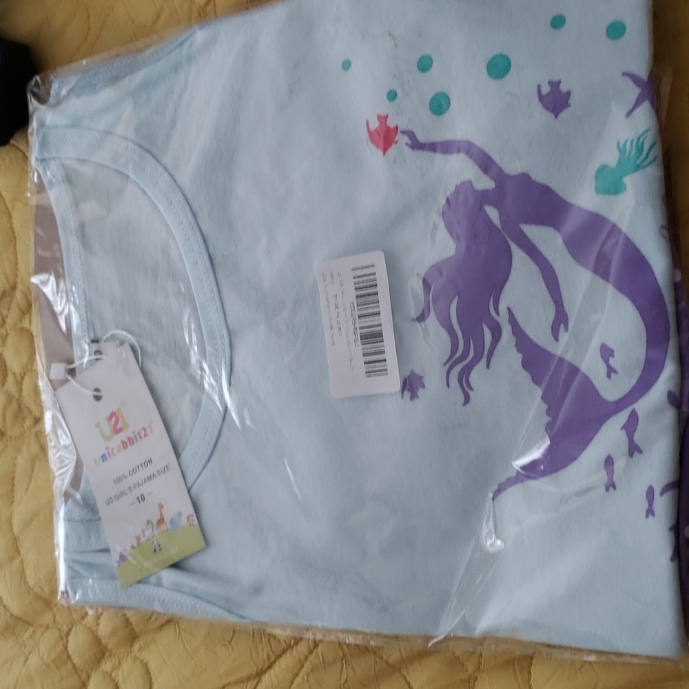 Girls pjs sets